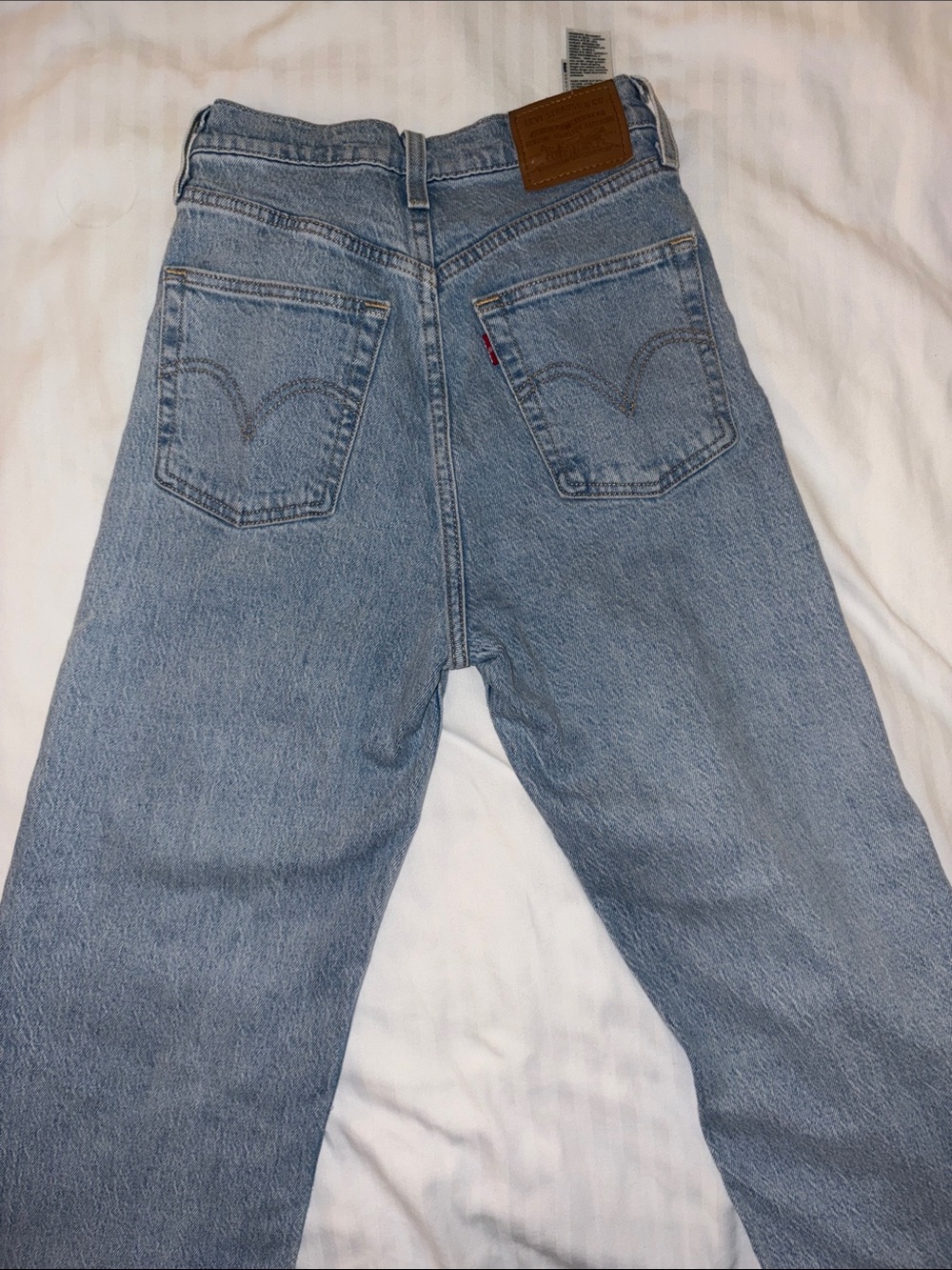 Levi's Light Wash Ribcage Straight Leg Women's Jeans 25”